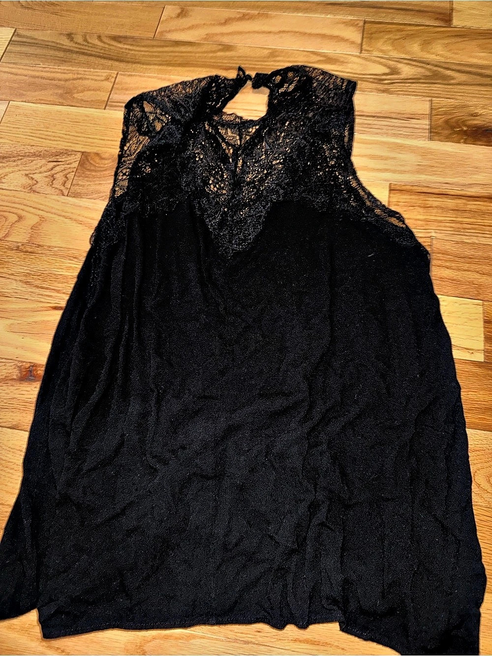 TORRID Black Lace Neckline Tank Top Size 3